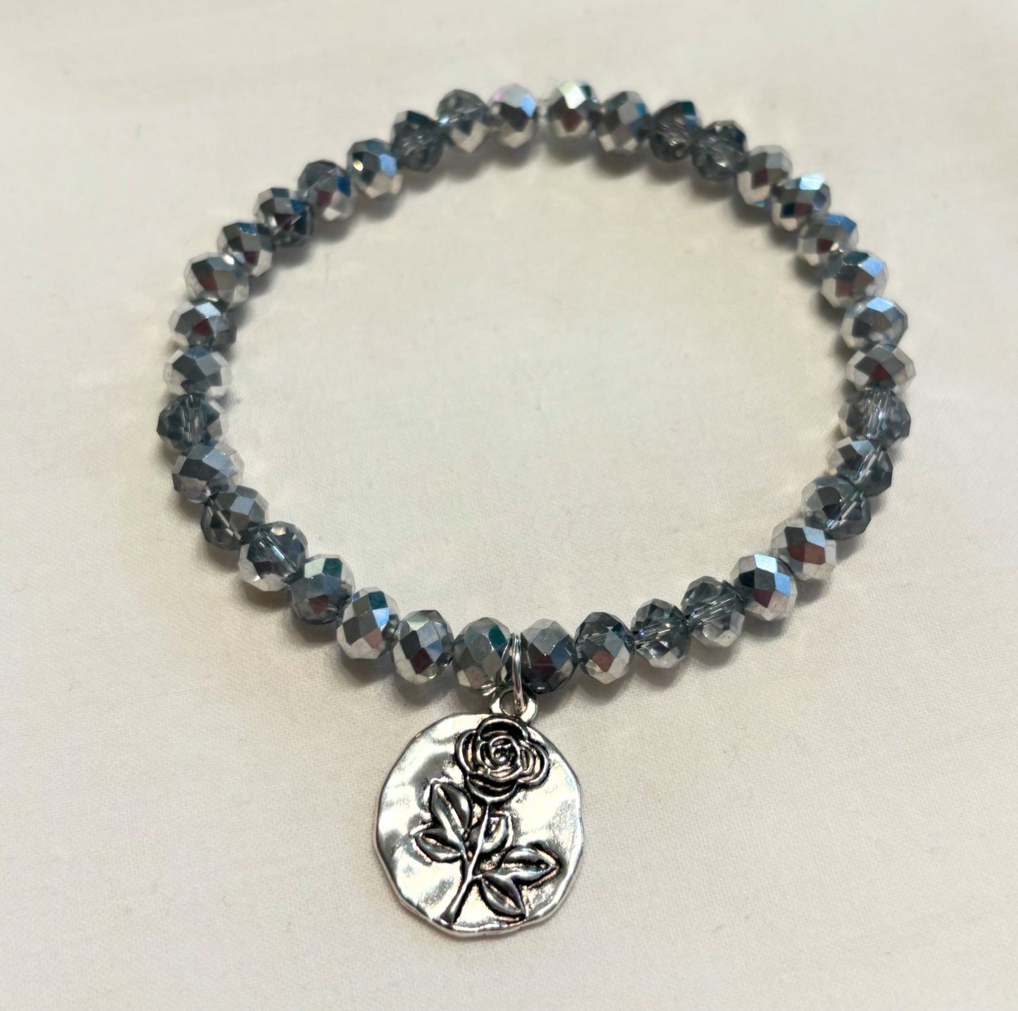 Armband mit edlen Rosenanhänger