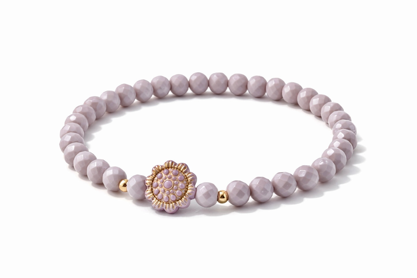 Bracelet in lilac pearls with gold details
