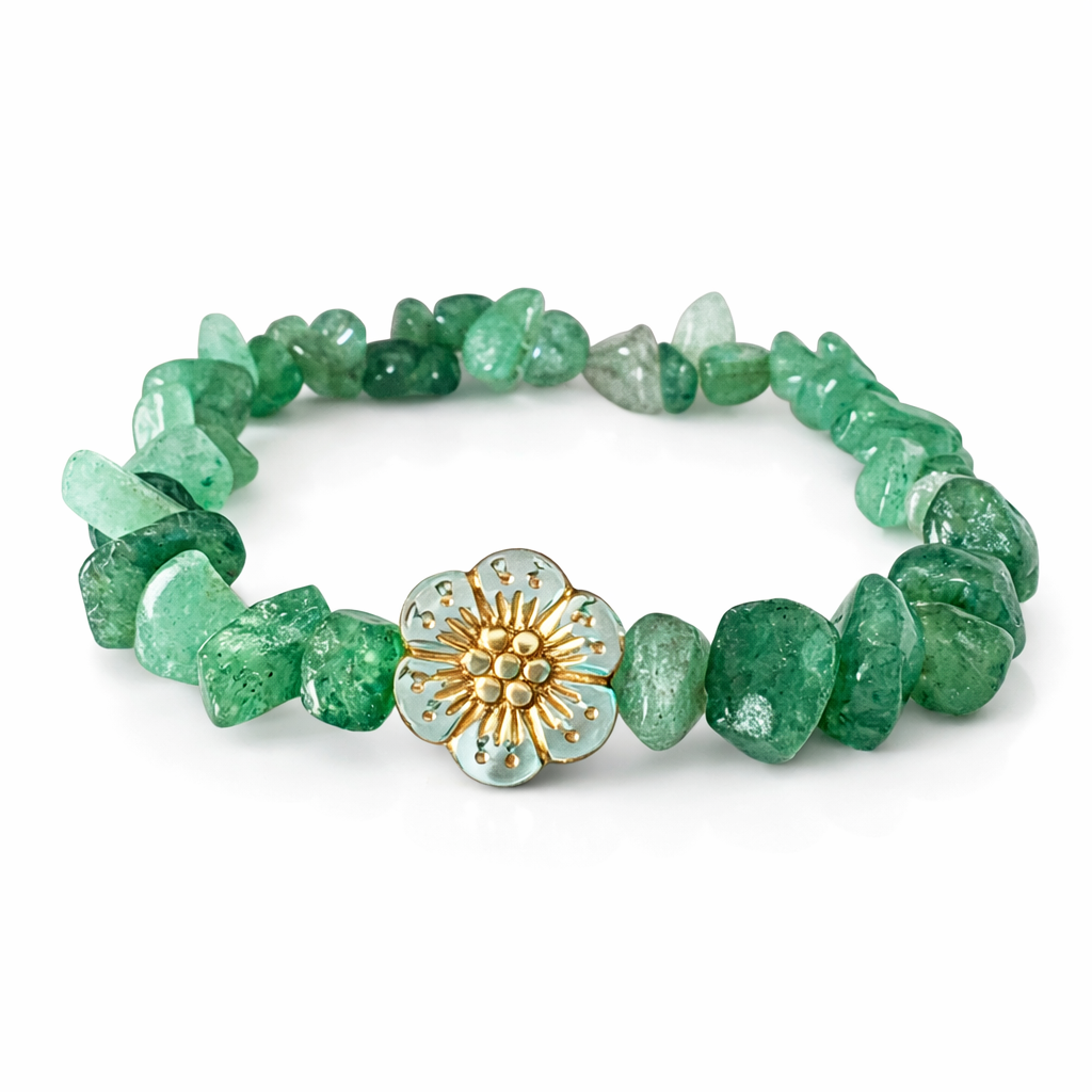 Bracelet in soft green with floral decoration