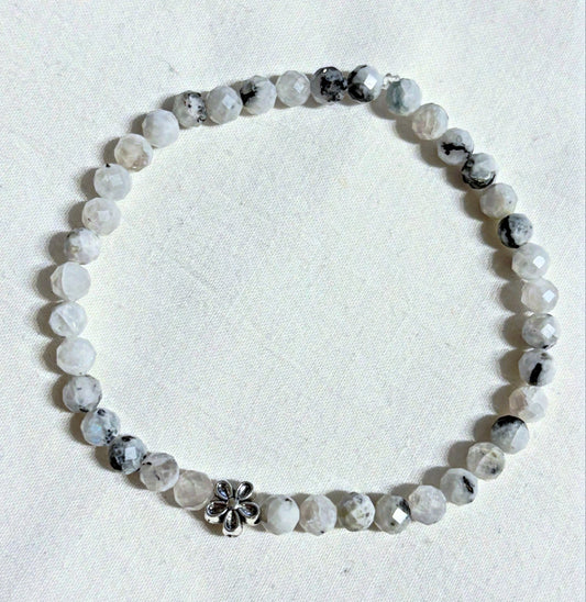 Armband aus Mondsteinperlen mit Blume