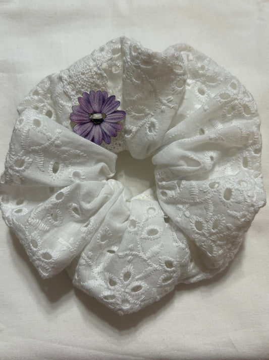 Scrunchie Handgefertigt aus Spitze 100 % Baumwolle