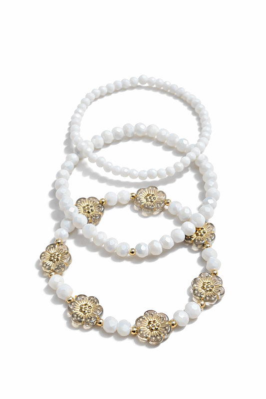 Bracelet Set white flower with golden details