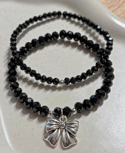 Black bracelet set with bow