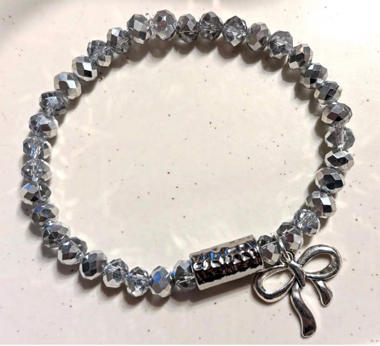 Silver bracelet with bow