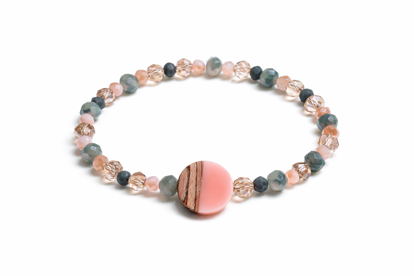 Bracelet in delicate colors
