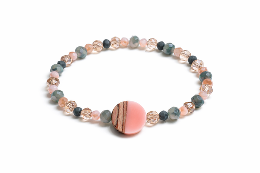 Bracelet in delicate colors