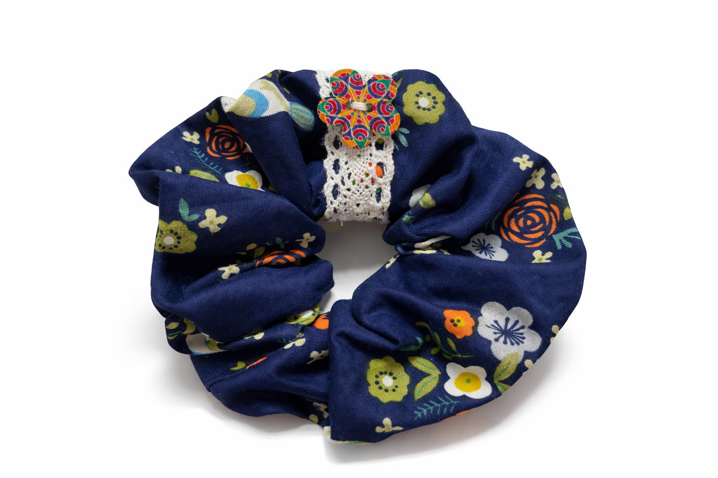 Scrunchie Handgefertigt aus 100 % Baumwolle dunkelblau und Blumen