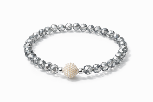 Elegant silver bracelet
