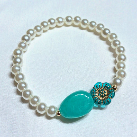 Armband Perlen mit türkisen Stein und Blume