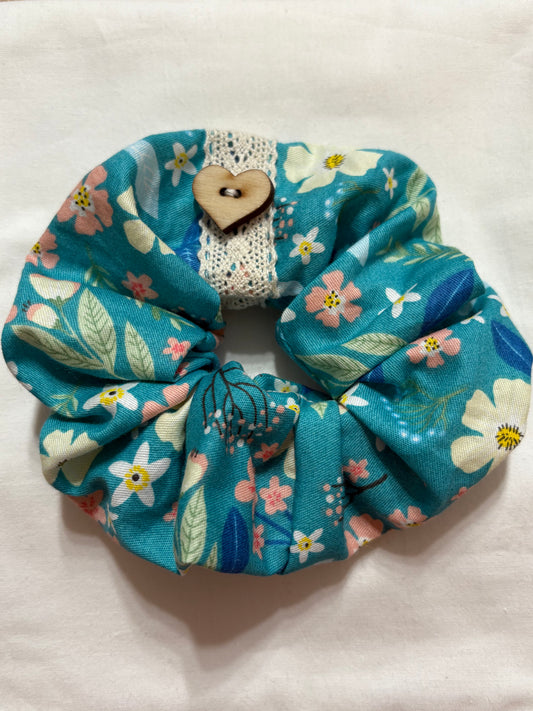 Scrunchie Handgefertigt aus 100 % Baumwolle türkis mit Blumen