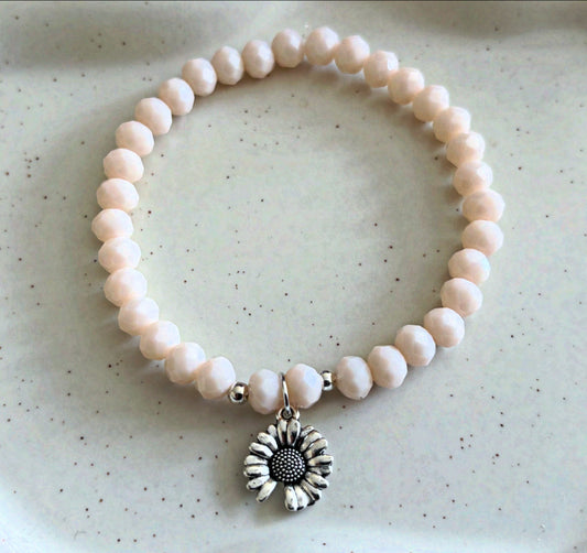 Armband mit Blumenanhänger