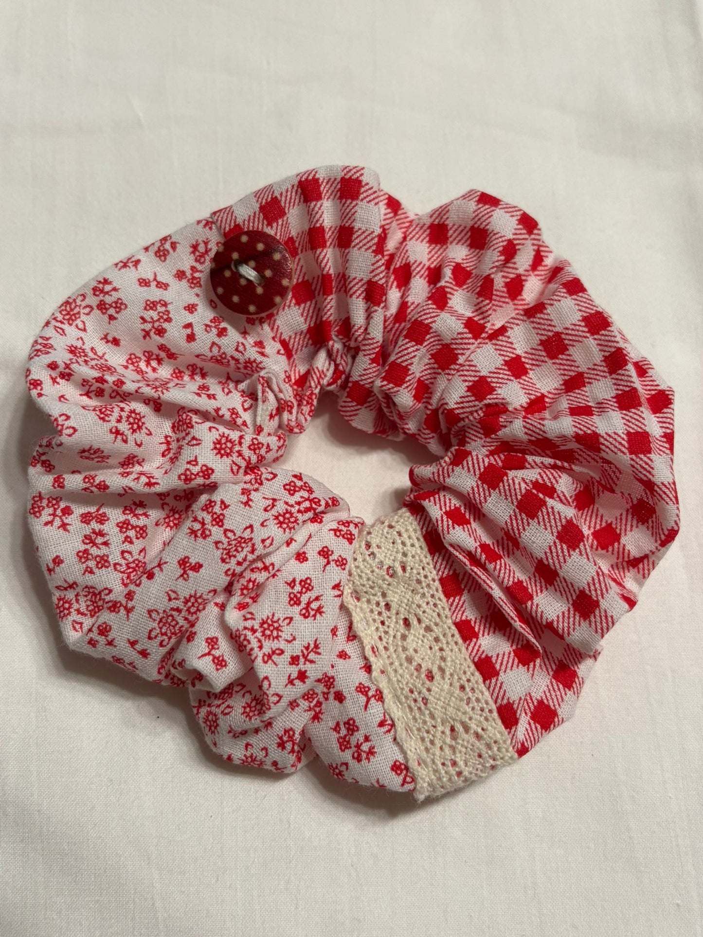 Scrunchie Handgefertigt aus 100 % Baumwolle Rot Kariert