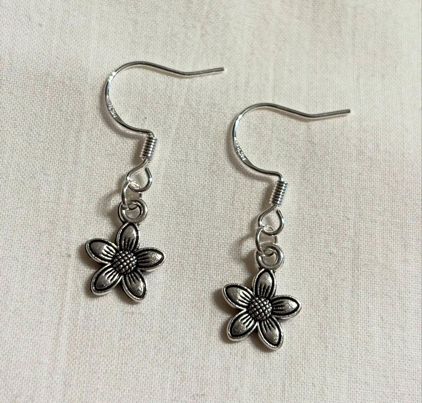 Ohrringe Blume mit 925er Silberhaken