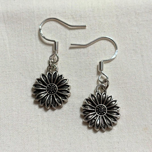 Ohrringe Blume mit 925er Silberhaken